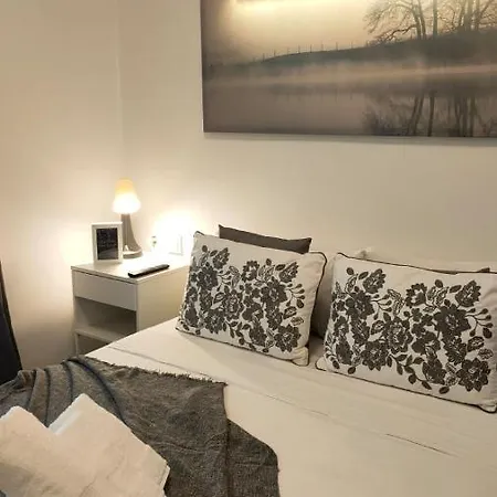 Small And Cozy - G10 Valencia