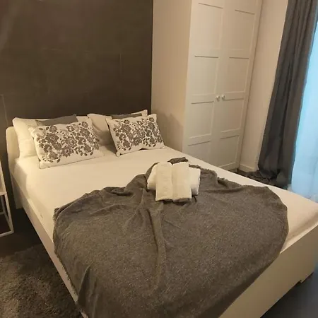 Small And Cozy - G10 Guest house *